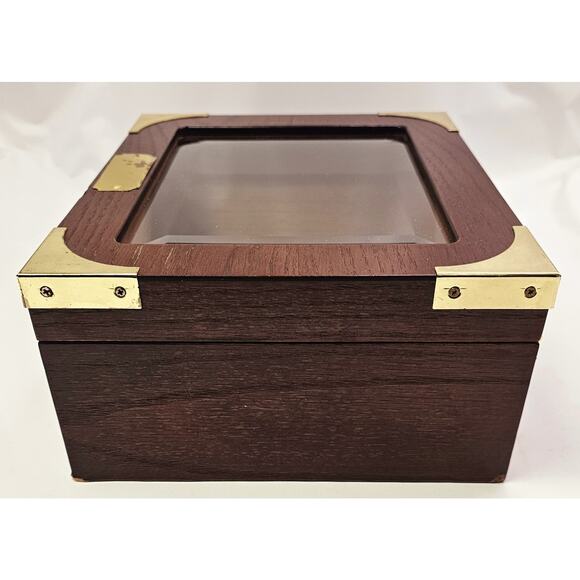 Capri-Elegant Quality Importers Wooden Desktop Humidor With Hygrometer - Picture 5 of 10